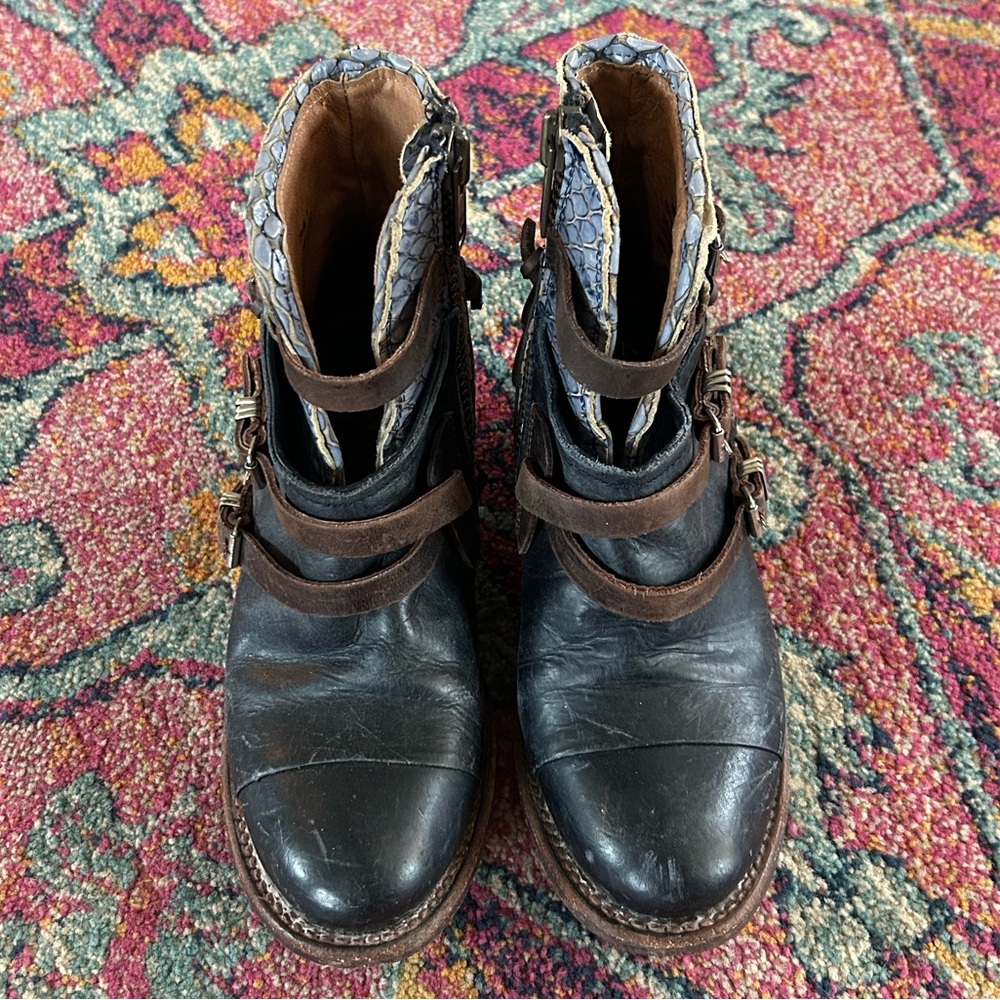 Freebird by Steven | Women’s Black/Brown/Blue Leather Strappy Crue Ankle Boots 7 - Picture 10 of 16